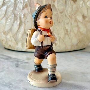 VINTAGE Goebel Hummel "School Boy" #82/0 Figurine (TMK-6)